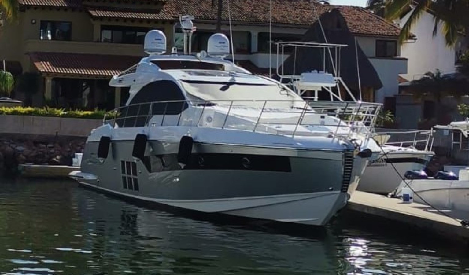 https://arconyachts.ams3.digitaloceanspaces.com/114232/conversions/large_3401783-optimize.jpg