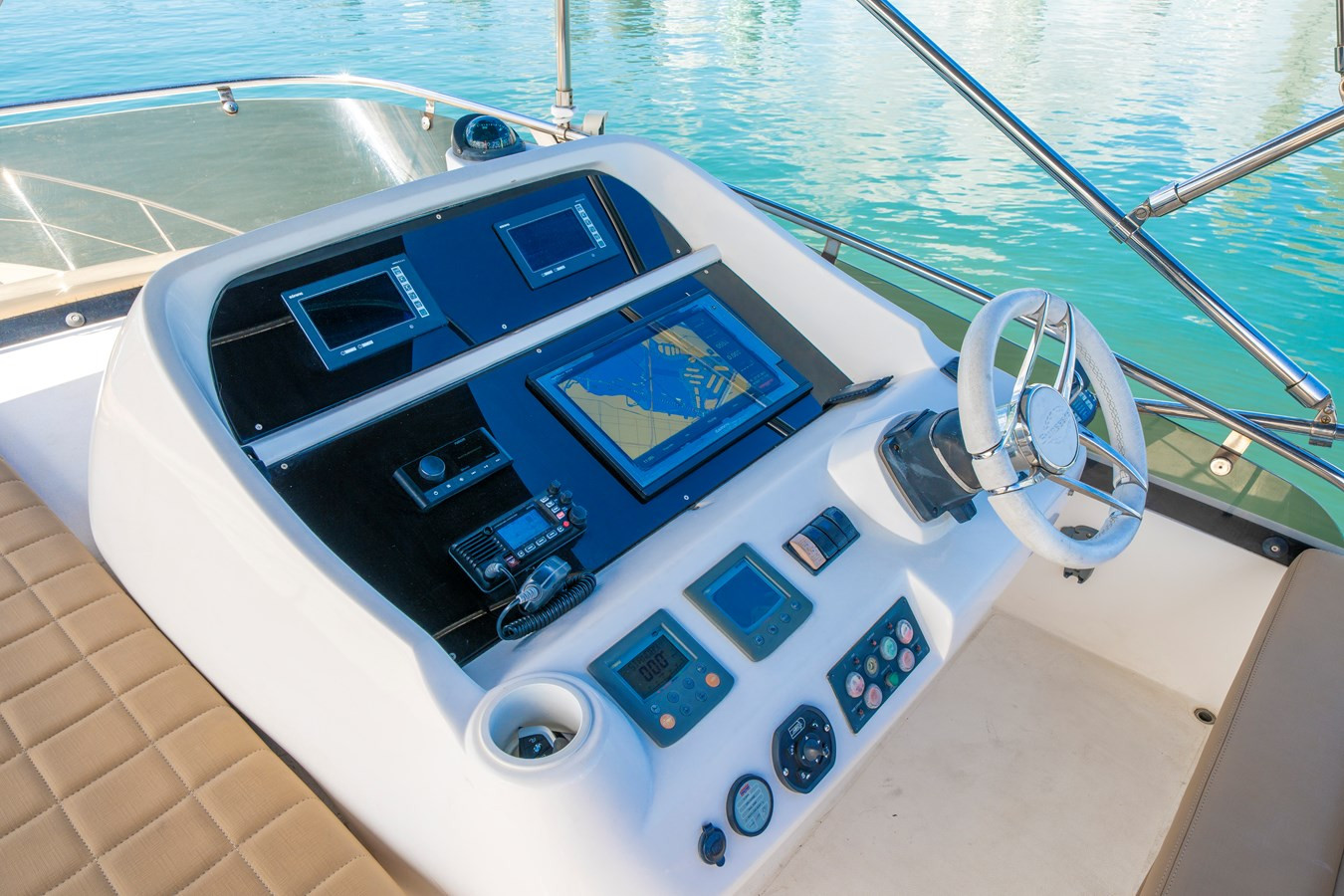 https://arconyachts.ams3.digitaloceanspaces.com/114245/conversions/large_4812642-optimize.jpg