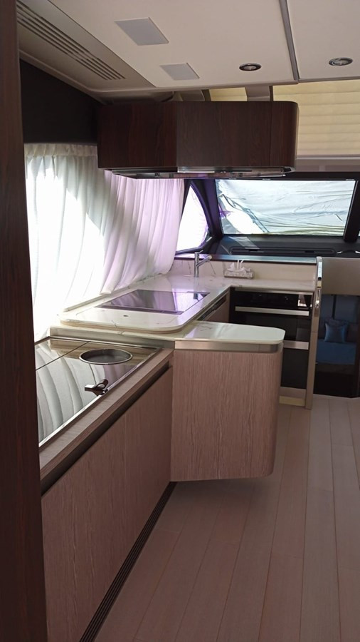 https://arconyachts.ams3.digitaloceanspaces.com/114258/conversions/large_3401792-optimize.jpg