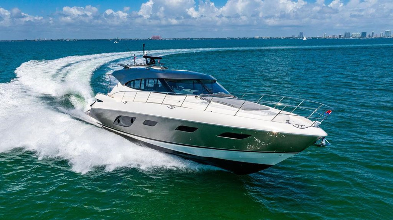 https://arconyachts.ams3.digitaloceanspaces.com/114309/conversions/large_4619455-optimize.jpg