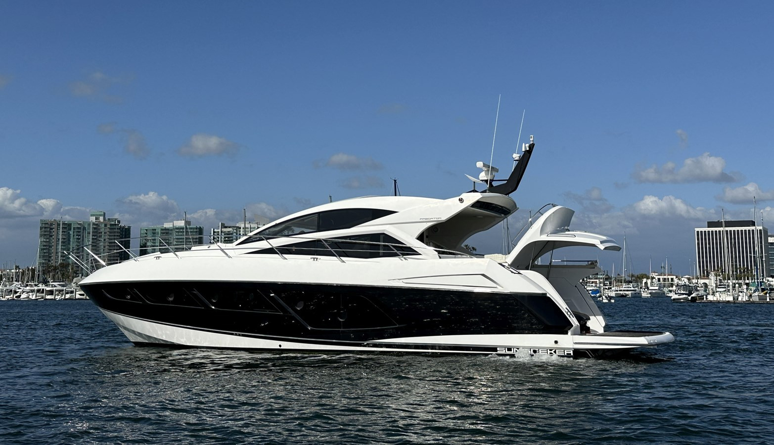 https://arconyachts.ams3.digitaloceanspaces.com/114351/conversions/large_4677797-optimize.jpg