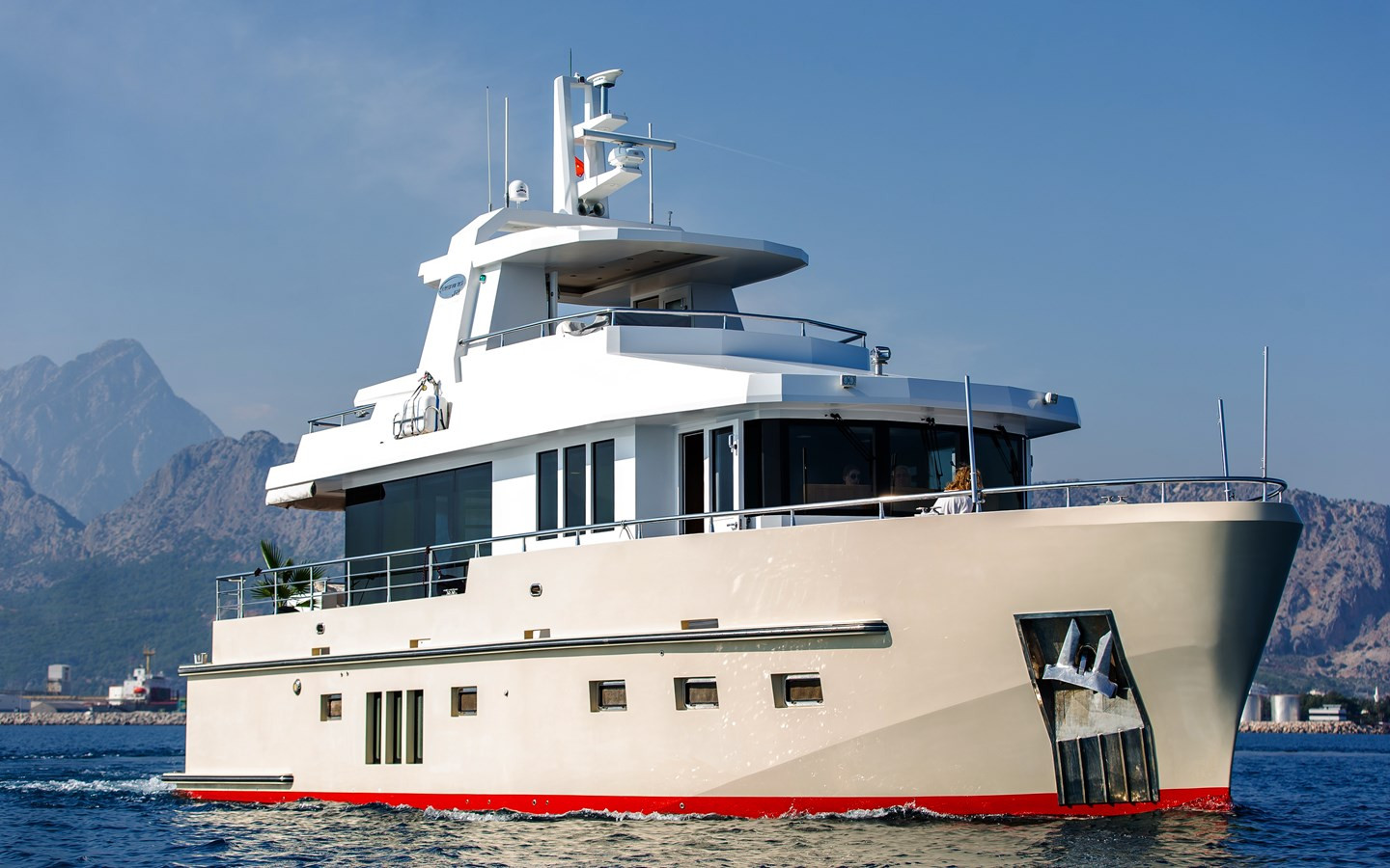 https://arconyachts.ams3.digitaloceanspaces.com/114393/conversions/large_3537712-optimize.jpg