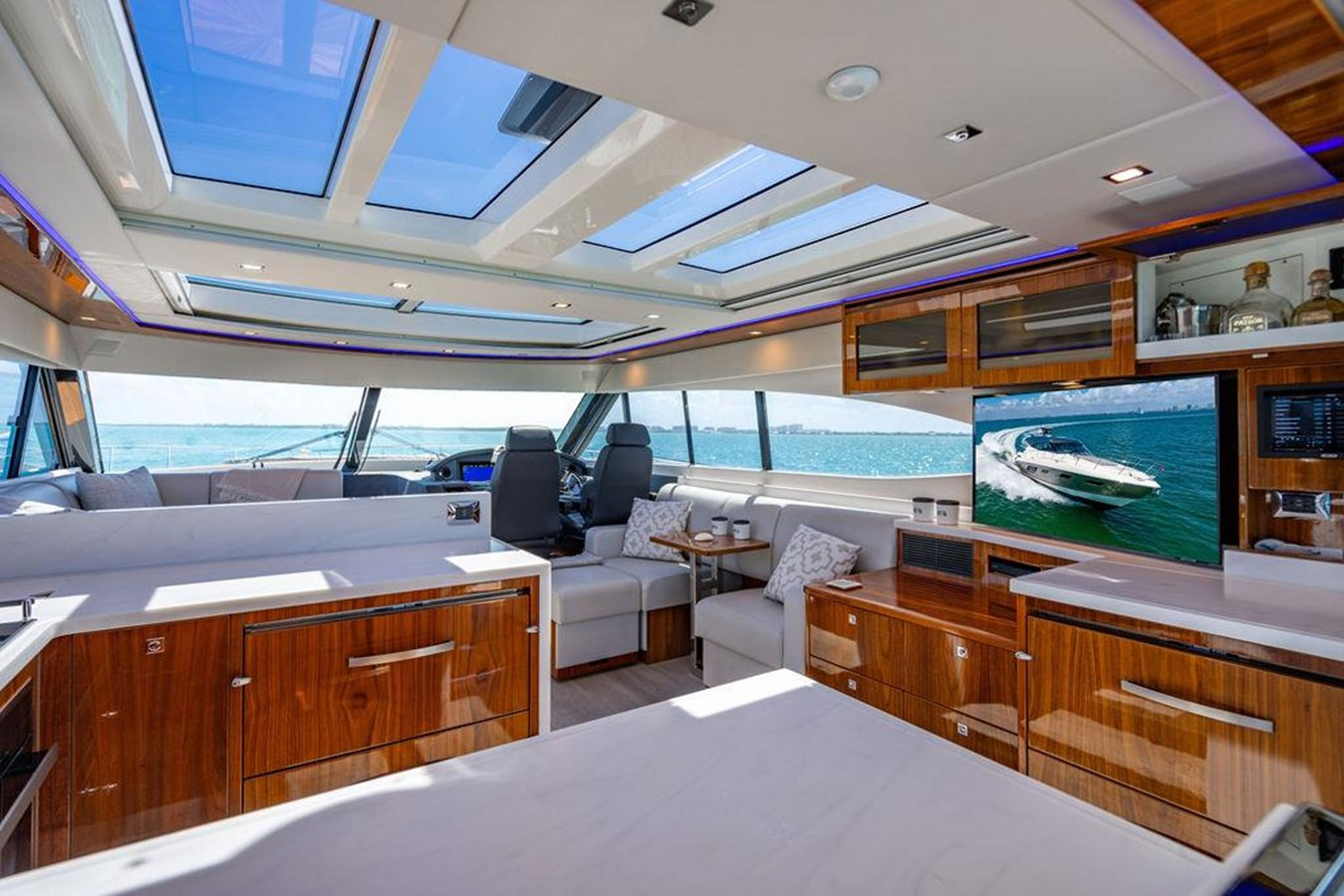 https://arconyachts.ams3.digitaloceanspaces.com/114398/conversions/large_4619486-optimize.jpg