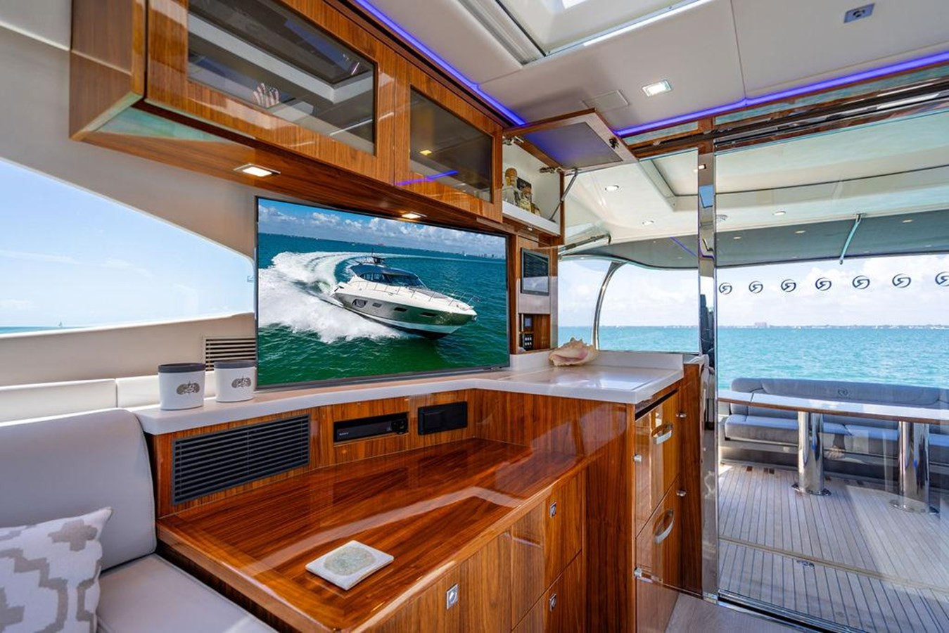 https://arconyachts.ams3.digitaloceanspaces.com/114407/conversions/large_4619489-optimize.jpg