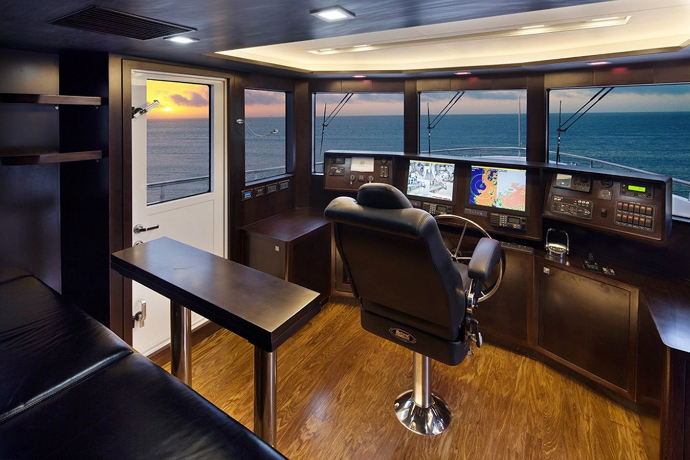 https://arconyachts.ams3.digitaloceanspaces.com/114408/conversions/large_3670917-optimize.jpg