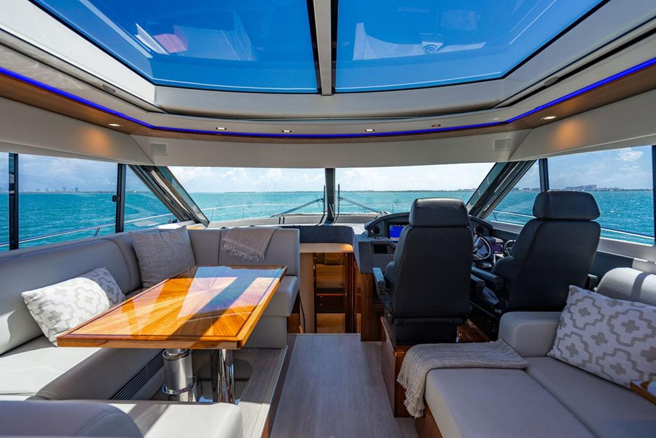https://arconyachts.ams3.digitaloceanspaces.com/114418/conversions/large_4619493-optimize.jpg