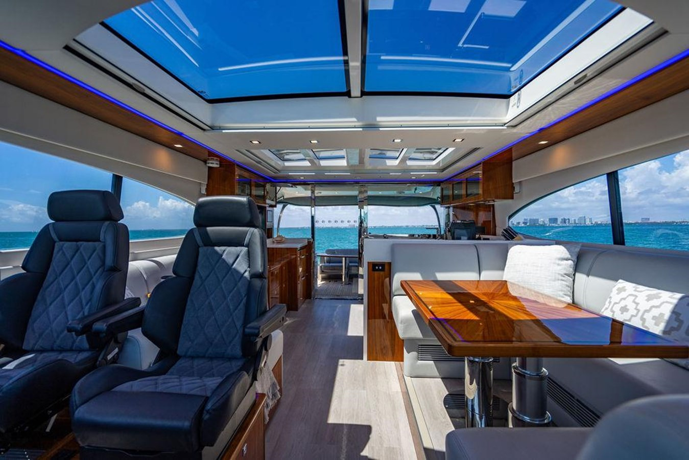 https://arconyachts.ams3.digitaloceanspaces.com/114422/conversions/large_4619495-optimize.jpg