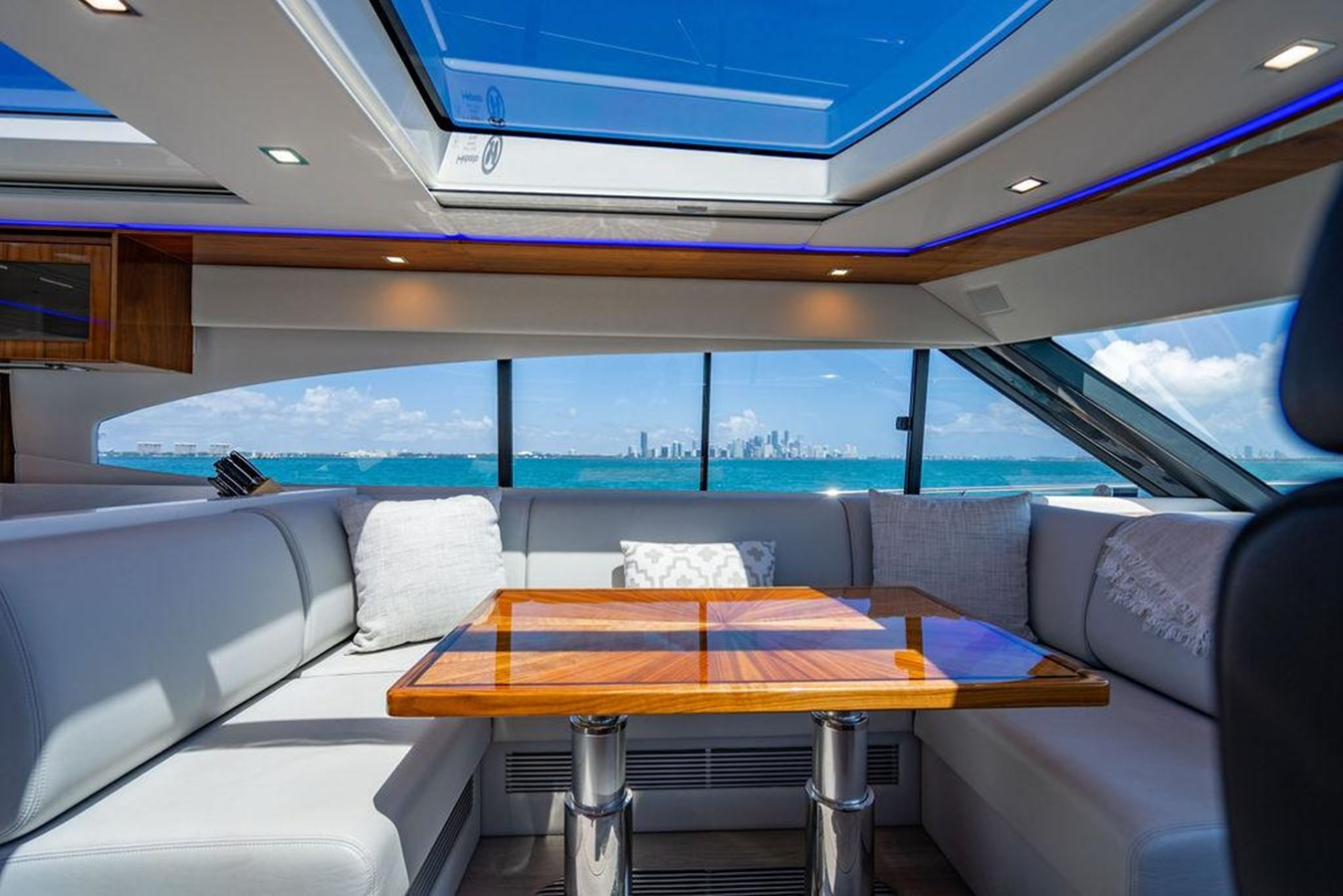 https://arconyachts.ams3.digitaloceanspaces.com/114425/conversions/large_4619496-optimize.jpg
