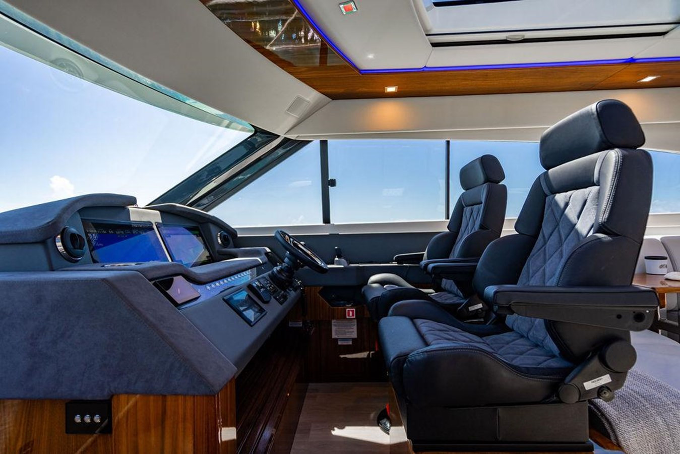 https://arconyachts.ams3.digitaloceanspaces.com/114428/conversions/large_4619497-optimize.jpg