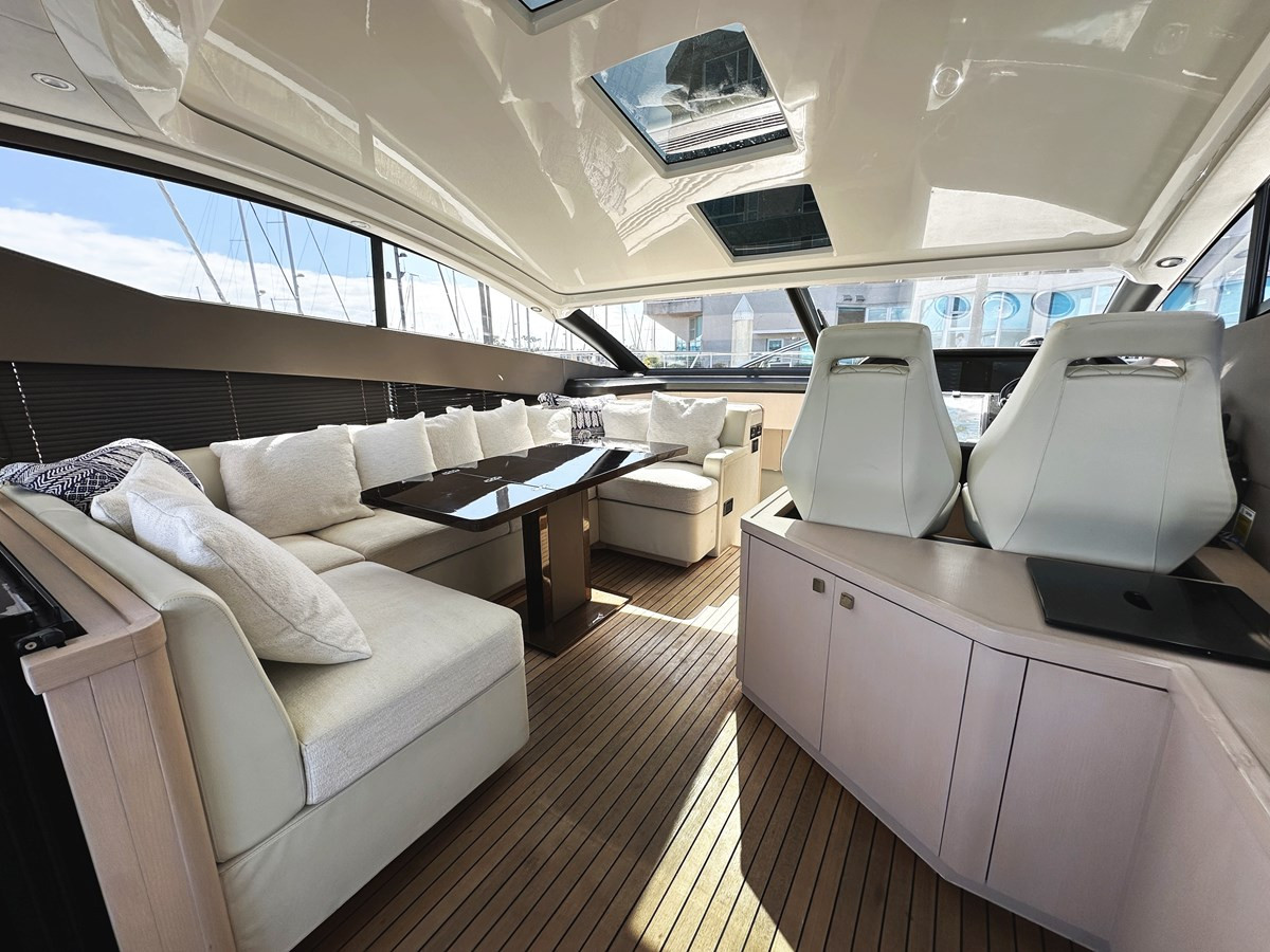 https://arconyachts.ams3.digitaloceanspaces.com/114430/conversions/large_4677823-optimize.jpg