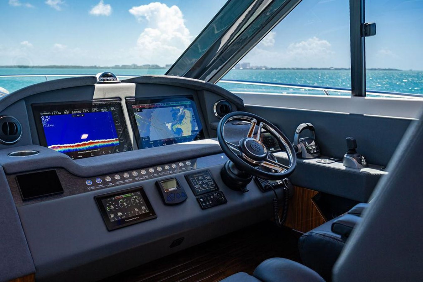 https://arconyachts.ams3.digitaloceanspaces.com/114432/conversions/large_4619498-optimize.jpg