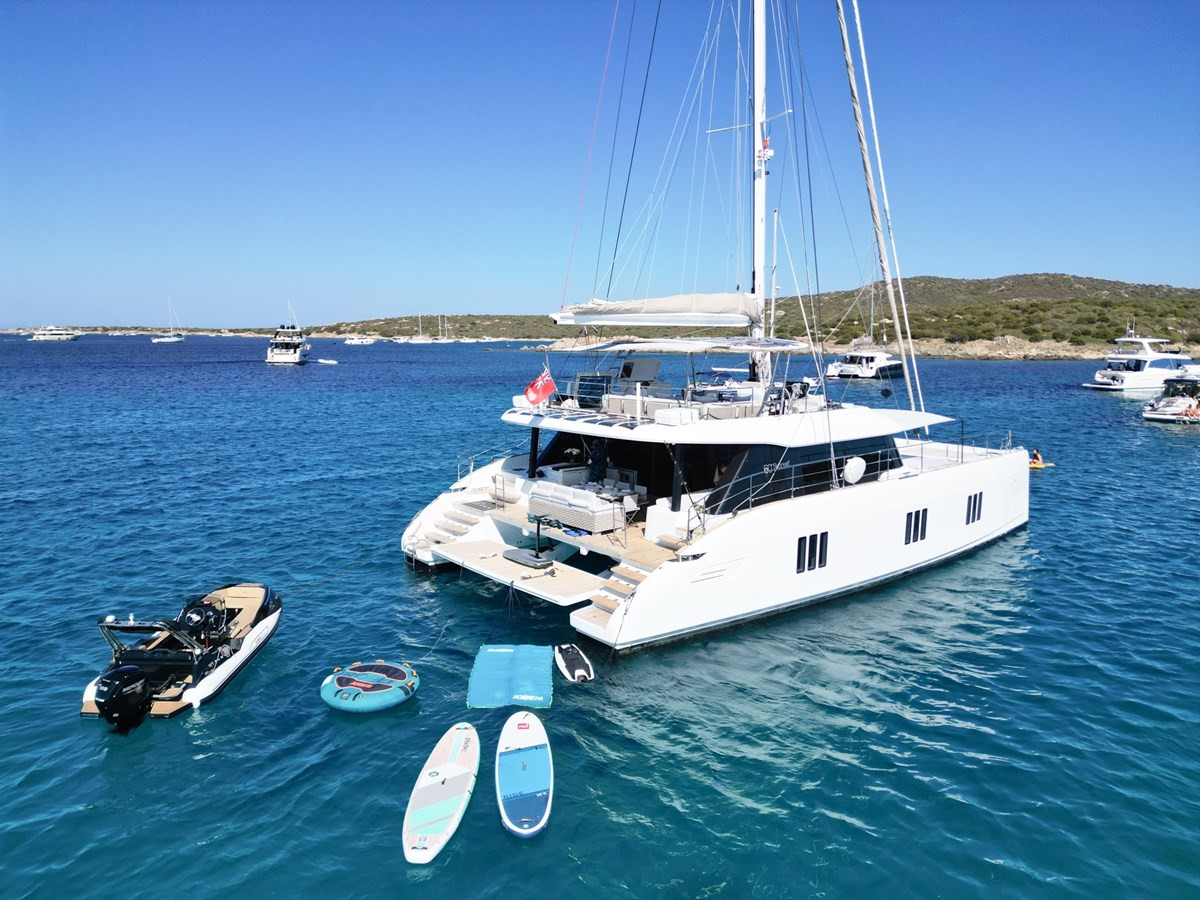 https://arconyachts.ams3.digitaloceanspaces.com/114469/conversions/large_4314551-optimize.jpg