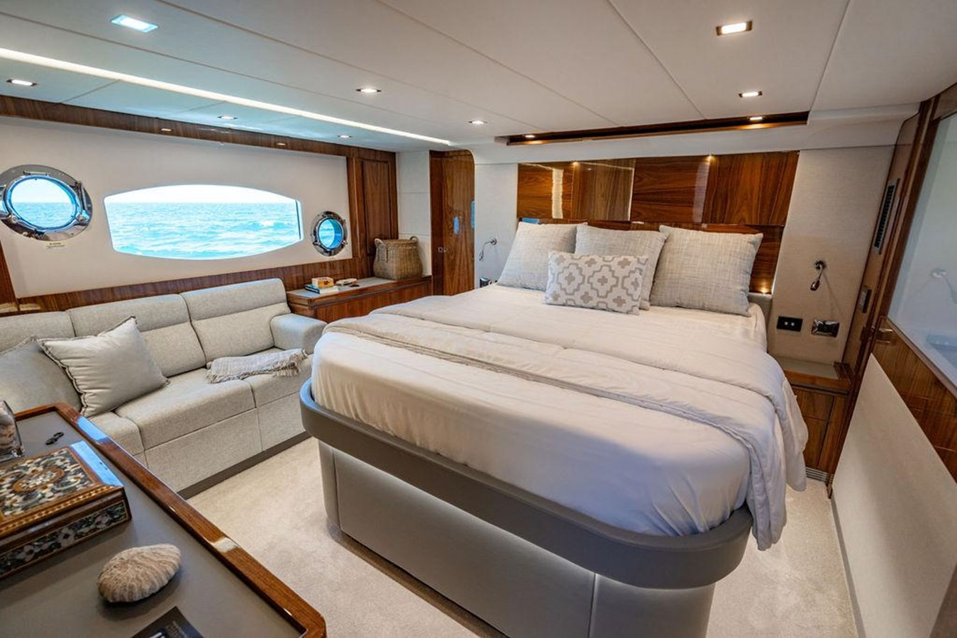 https://arconyachts.ams3.digitaloceanspaces.com/114474/conversions/large_4619513-optimize.jpg