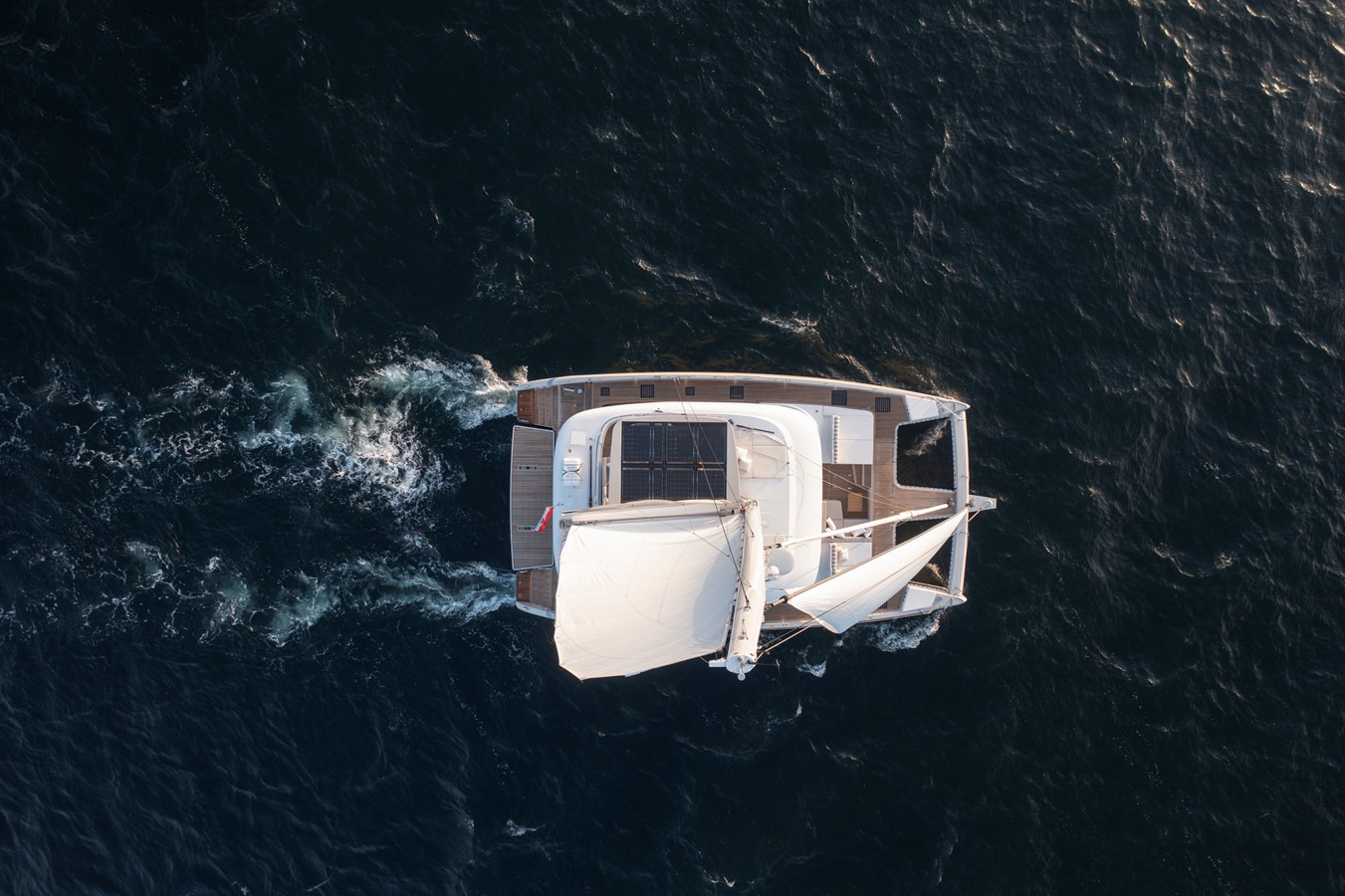 https://arconyachts.ams3.digitaloceanspaces.com/114525/conversions/large_4733091-optimize.jpg