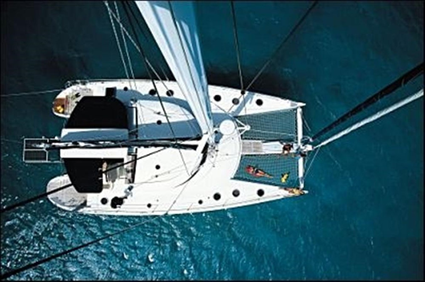 https://arconyachts.ams3.digitaloceanspaces.com/114533/conversions/large_87053-optimize.jpg