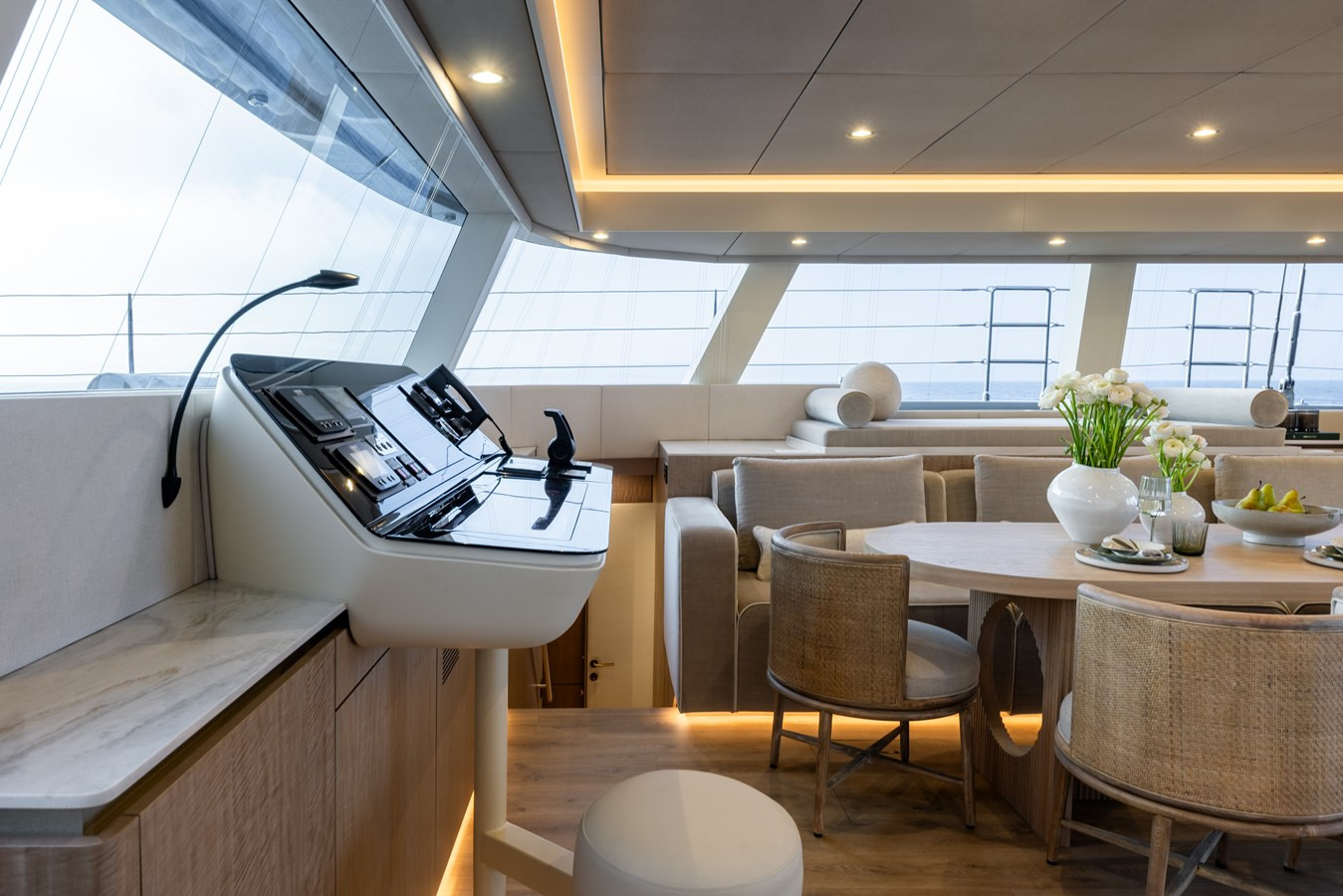 https://arconyachts.ams3.digitaloceanspaces.com/114553/conversions/large_4733104-optimize.jpg