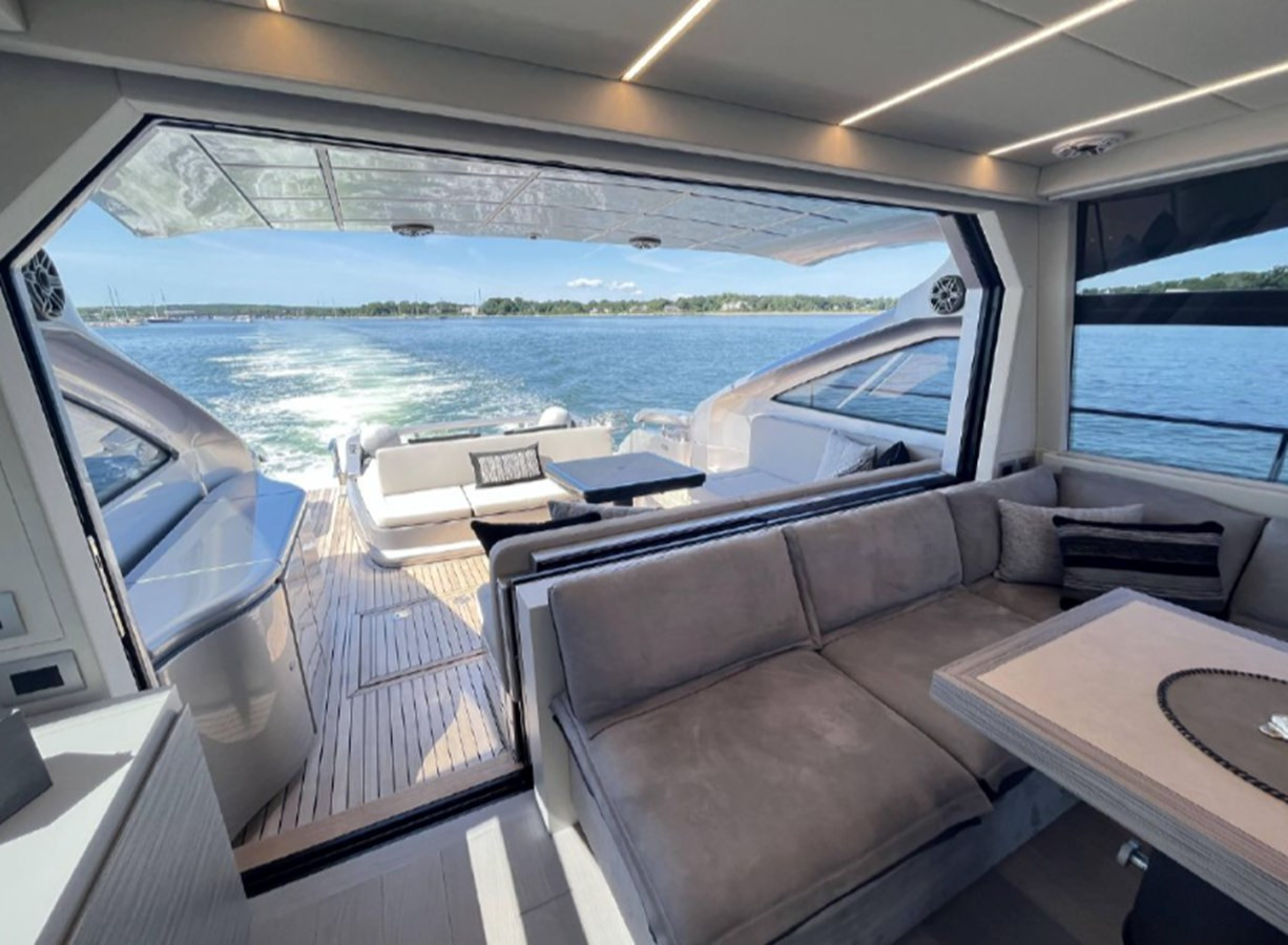https://arconyachts.ams3.digitaloceanspaces.com/114795/conversions/large_3616577-optimize.jpg