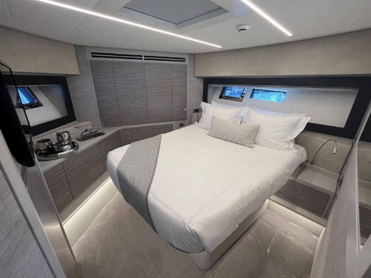 https://arconyachts.ams3.digitaloceanspaces.com/114811/conversions/large_3616581-optimize.jpg