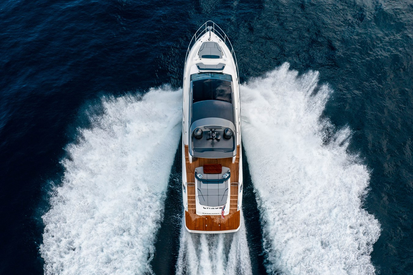 https://arconyachts.ams3.digitaloceanspaces.com/114812/conversions/large_3345370-optimize.jpg