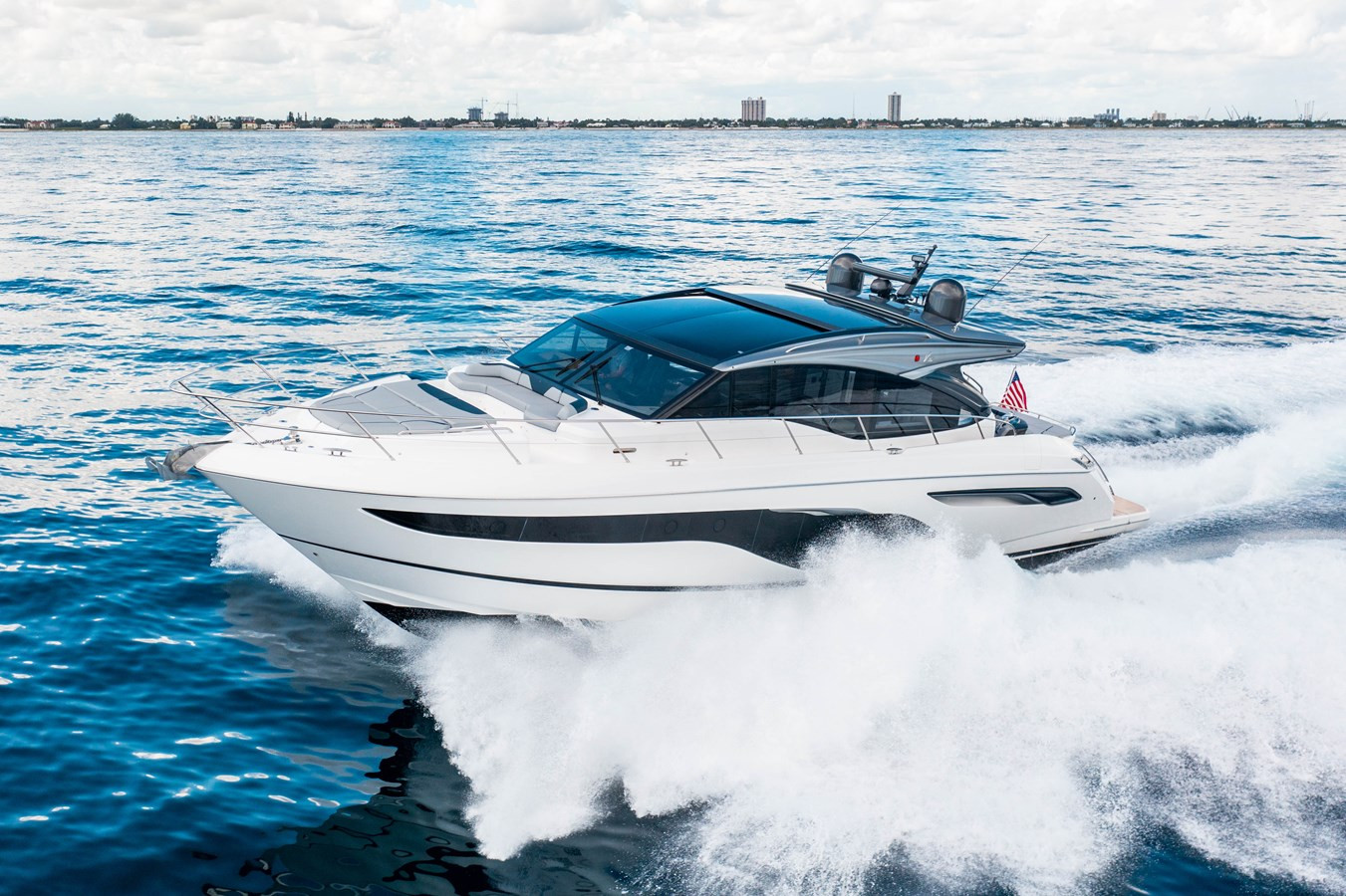 https://arconyachts.ams3.digitaloceanspaces.com/114822/conversions/large_3345374-optimize.jpg