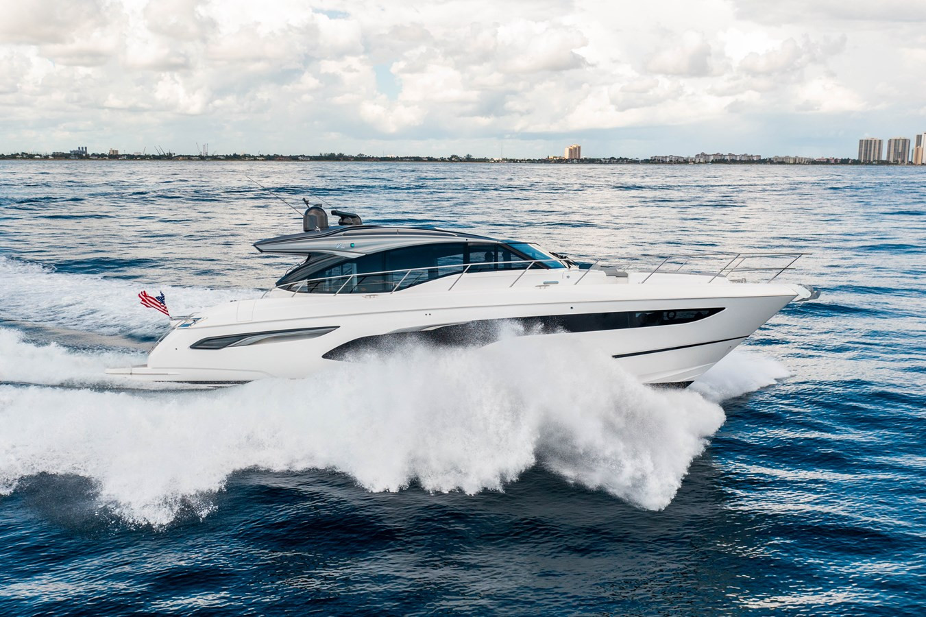 https://arconyachts.ams3.digitaloceanspaces.com/114826/conversions/large_3345376-optimize.jpg