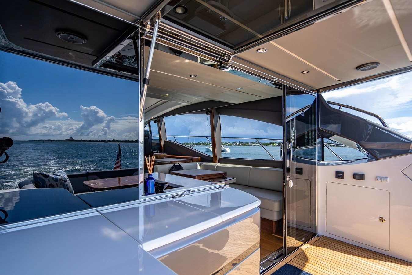 https://arconyachts.ams3.digitaloceanspaces.com/114841/conversions/large_3648420-optimize.jpg