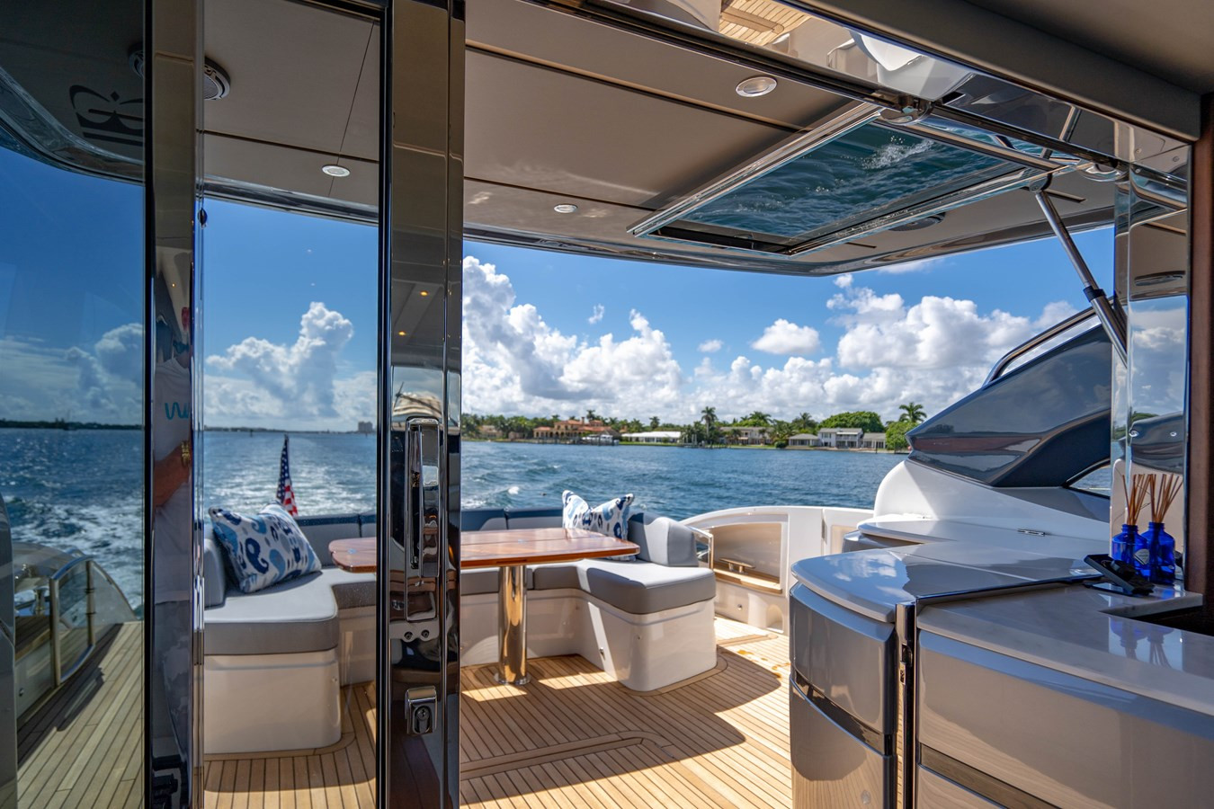 https://arconyachts.ams3.digitaloceanspaces.com/114846/conversions/large_3345383-optimize.jpg