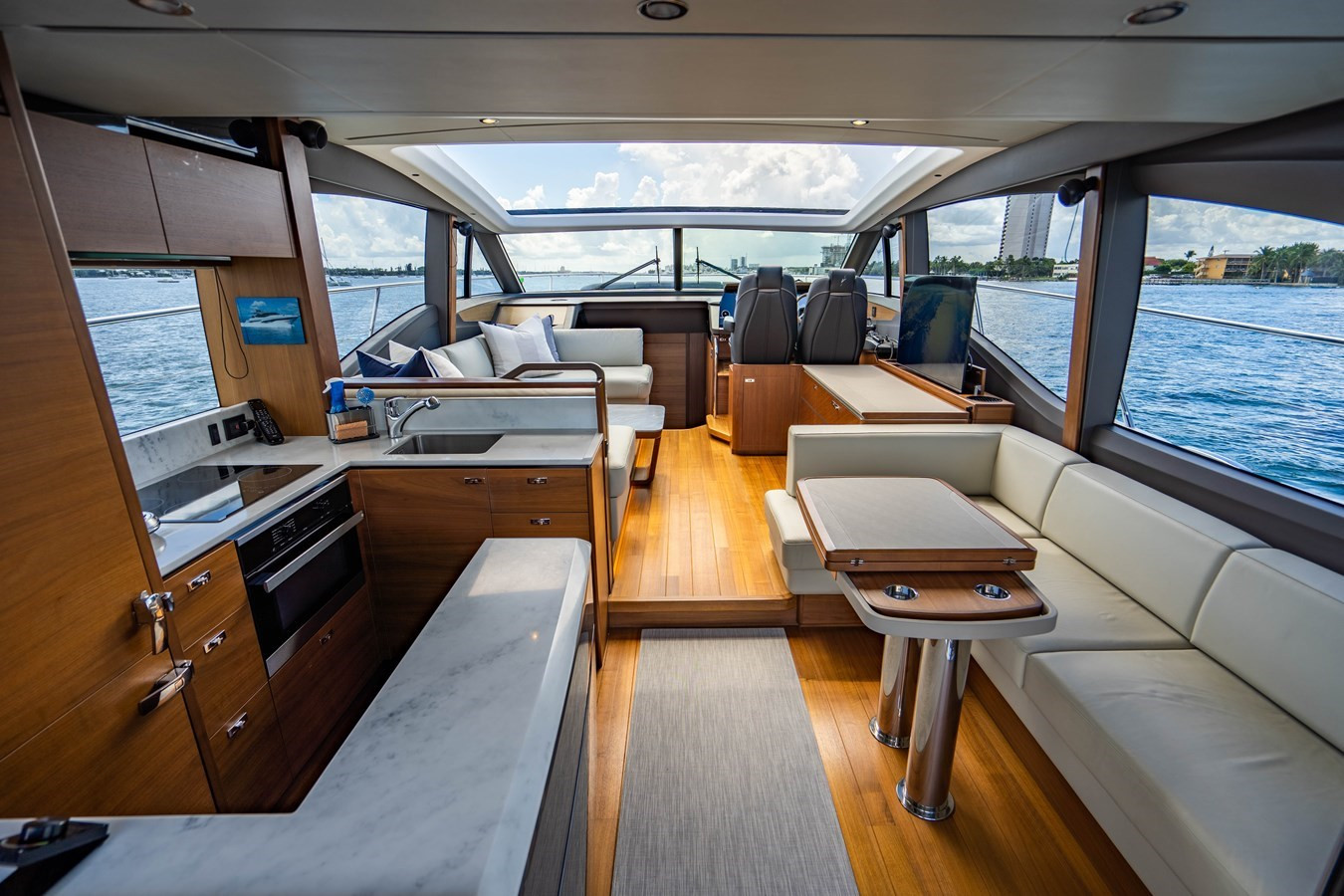 https://arconyachts.ams3.digitaloceanspaces.com/114869/conversions/large_3648430-optimize.jpg