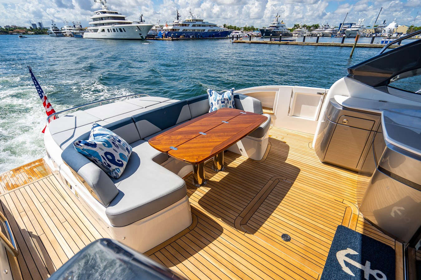 https://arconyachts.ams3.digitaloceanspaces.com/114879/conversions/large_3345394-optimize.jpg