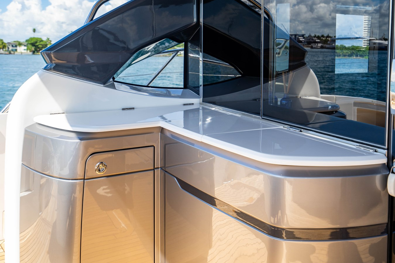 https://arconyachts.ams3.digitaloceanspaces.com/114916/conversions/large_3345407-optimize.jpg