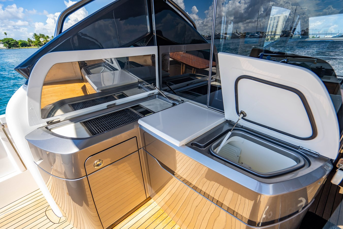 https://arconyachts.ams3.digitaloceanspaces.com/114922/conversions/large_3345409-optimize.jpg