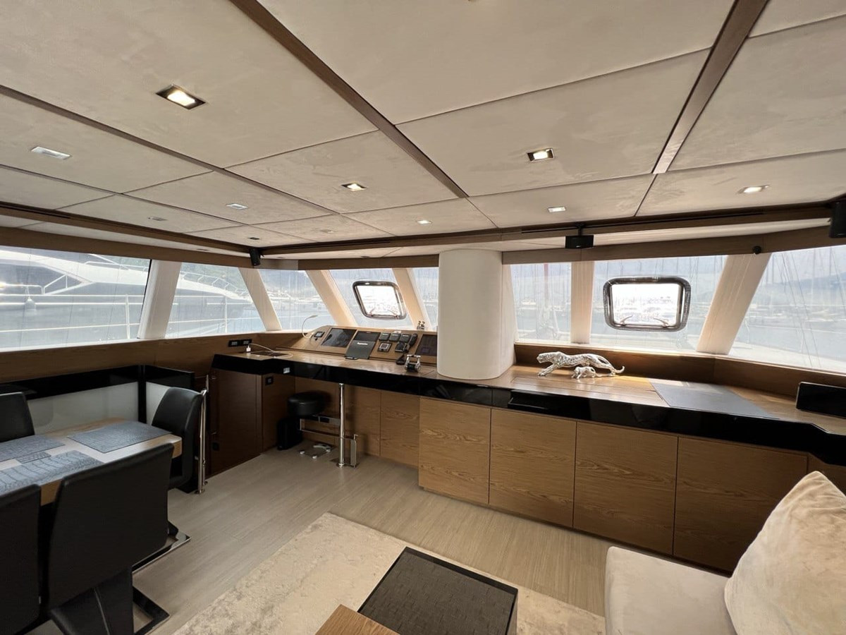 https://arconyachts.ams3.digitaloceanspaces.com/115061/conversions/large_3820288-optimize.jpg