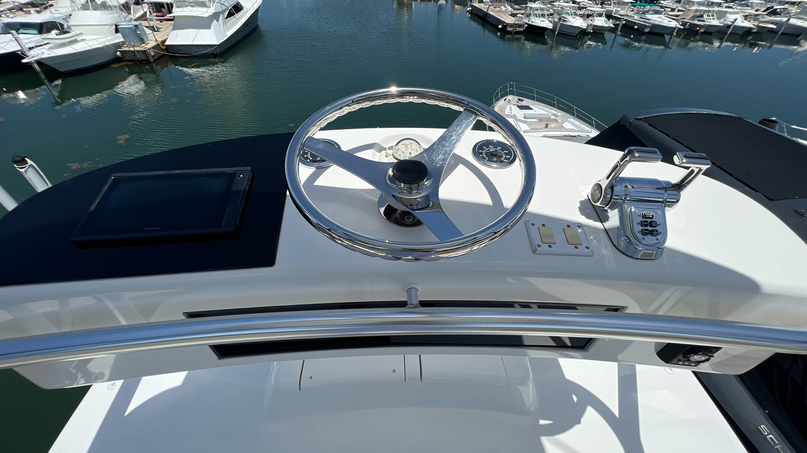 https://arconyachts.ams3.digitaloceanspaces.com/115098/conversions/large_3941821-optimize.jpg