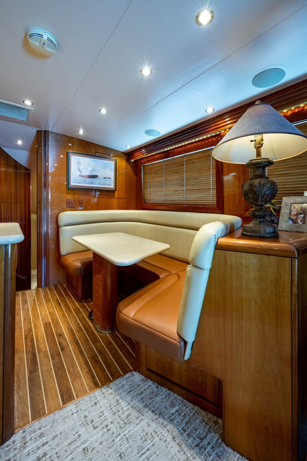 https://arconyachts.ams3.digitaloceanspaces.com/115188/conversions/large_3966951-optimize.jpg
