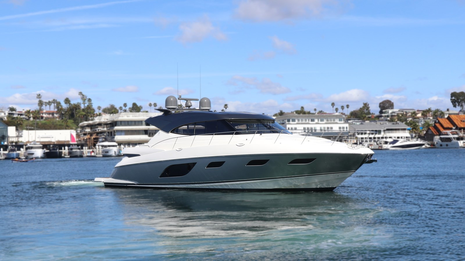 https://arconyachts.ams3.digitaloceanspaces.com/115223/conversions/large_4149986-optimize.jpg