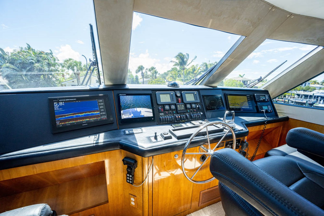 https://arconyachts.ams3.digitaloceanspaces.com/115282/conversions/large_3966985-optimize.jpg