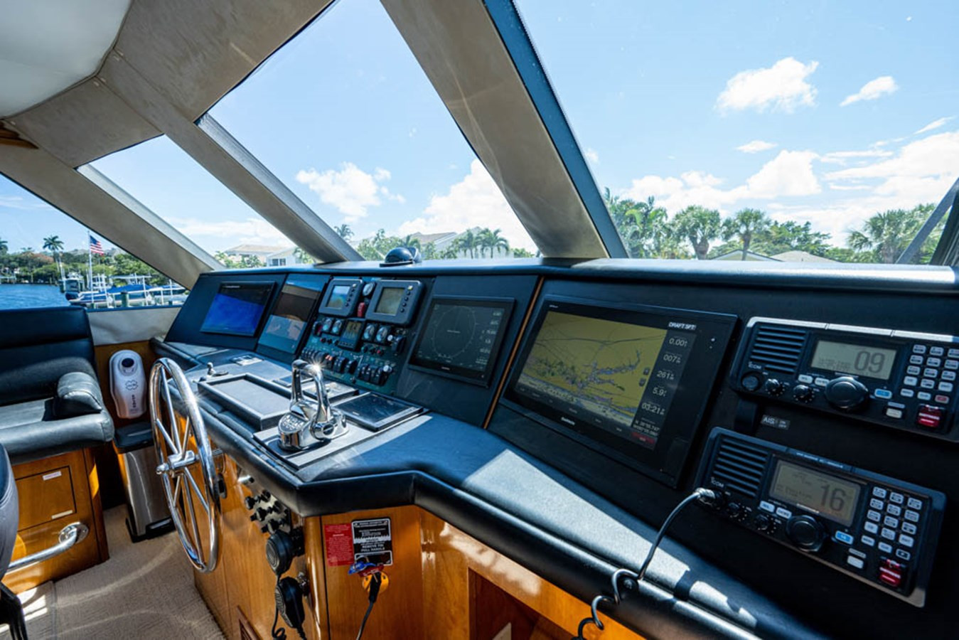 https://arconyachts.ams3.digitaloceanspaces.com/115299/conversions/large_3966991-optimize.jpg