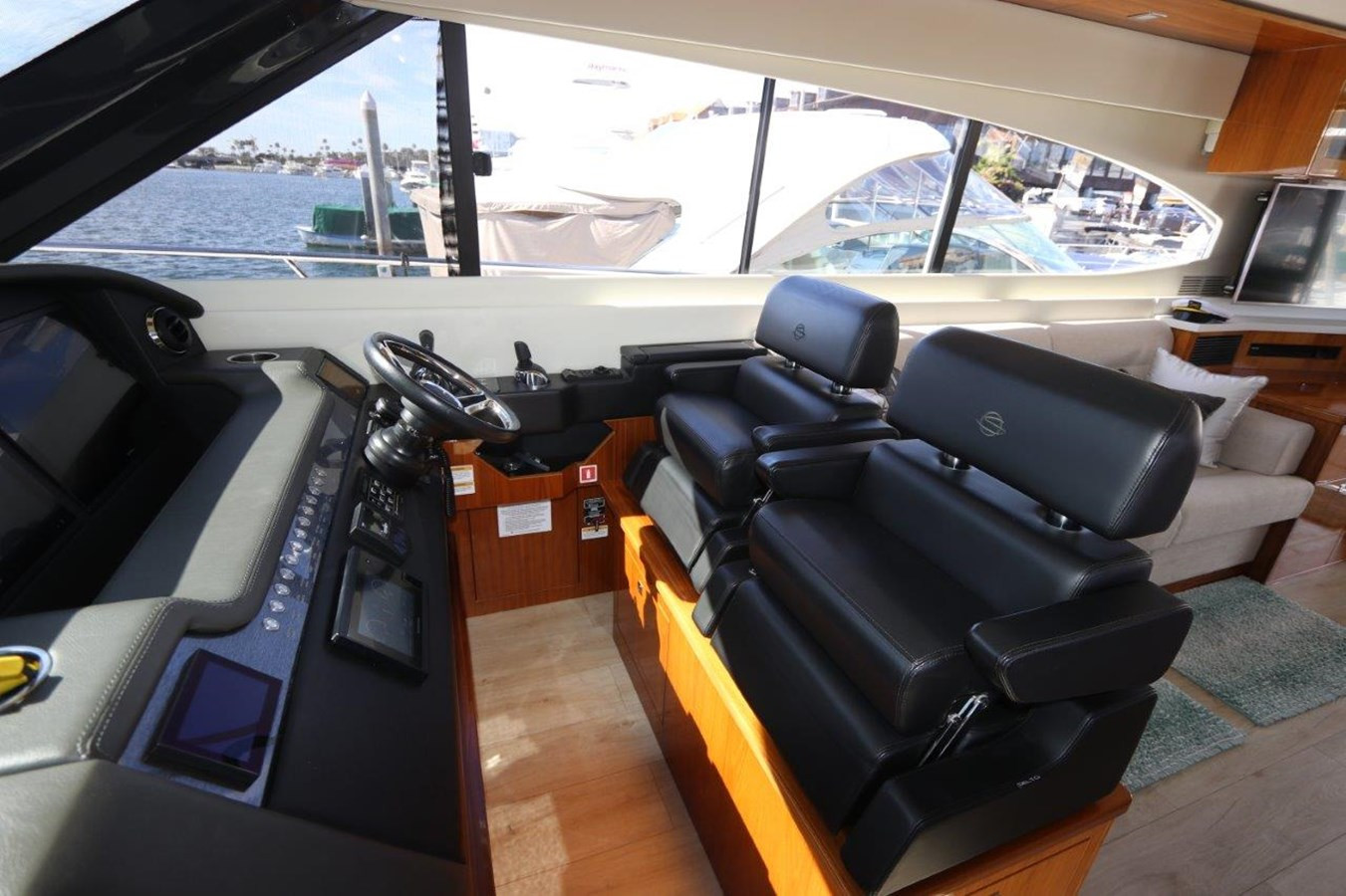 https://arconyachts.ams3.digitaloceanspaces.com/115306/conversions/large_4150015-optimize.jpg