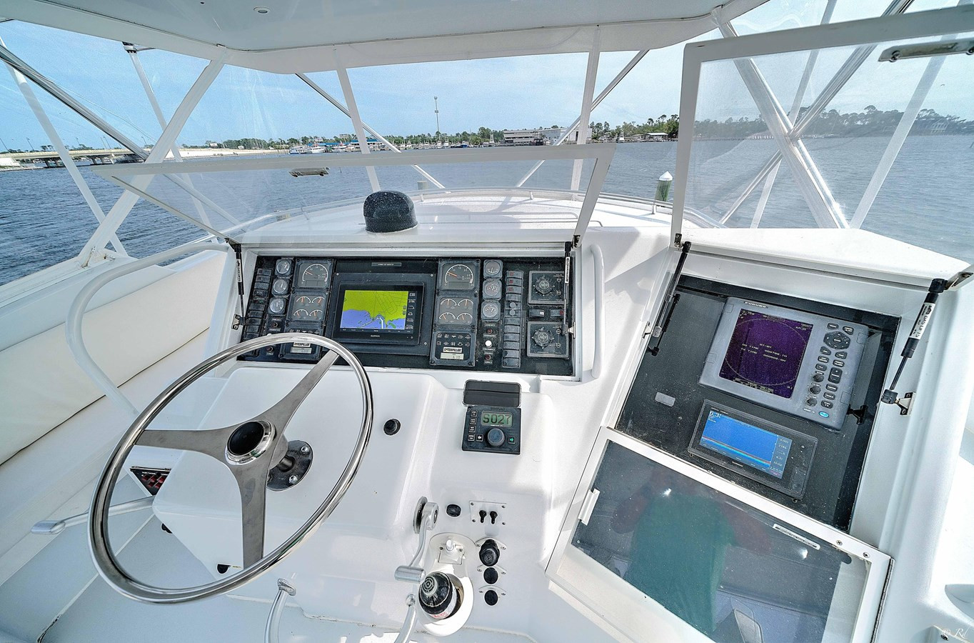 https://arconyachts.ams3.digitaloceanspaces.com/115323/conversions/large_4163015-optimize.jpg