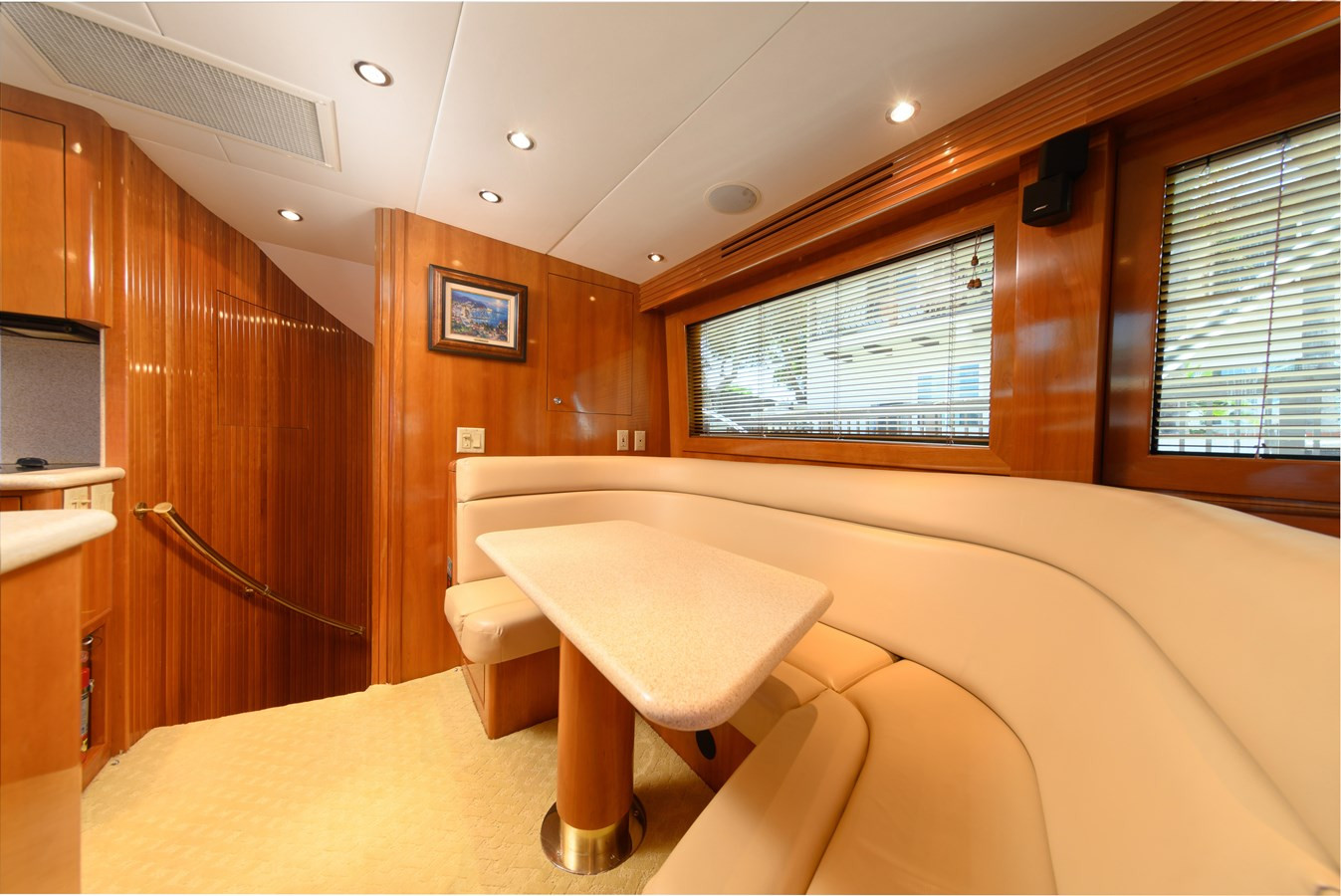 https://arconyachts.ams3.digitaloceanspaces.com/115424/conversions/large_4195033-optimize.jpg