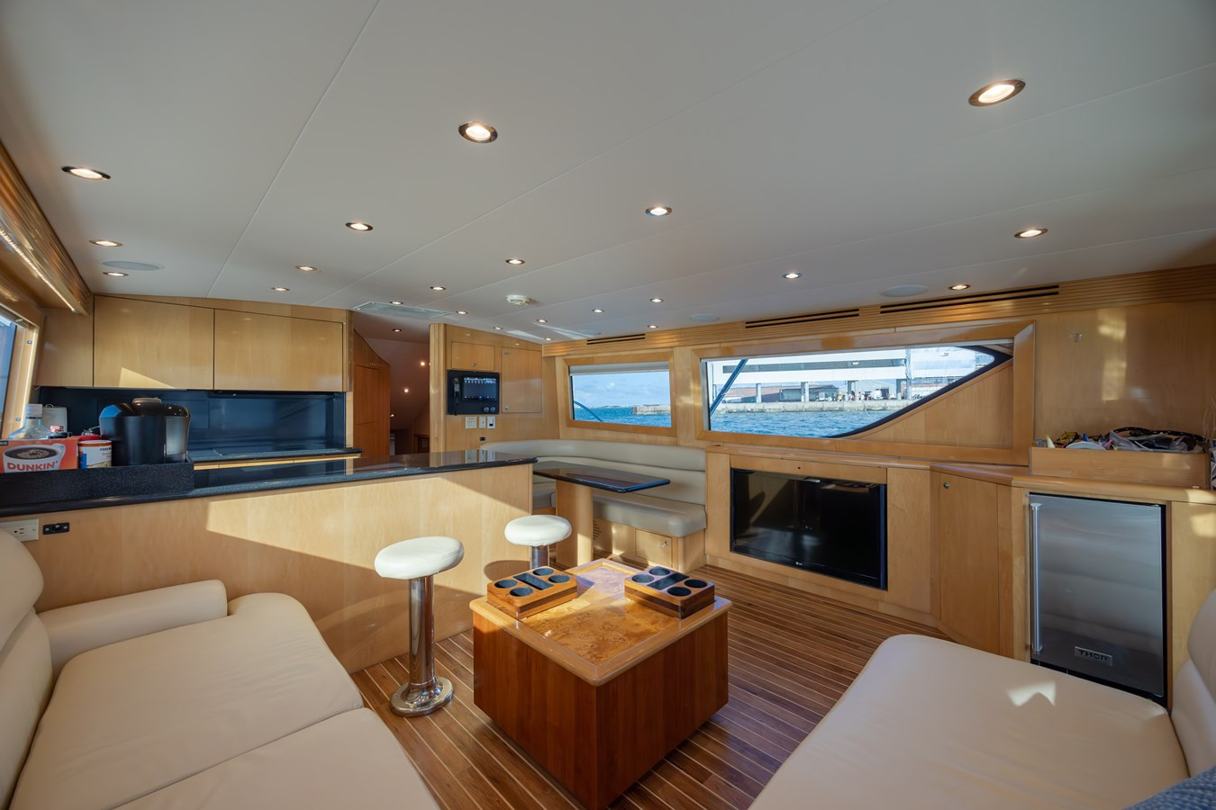 https://arconyachts.ams3.digitaloceanspaces.com/115636/conversions/large_4299494-optimize.jpg