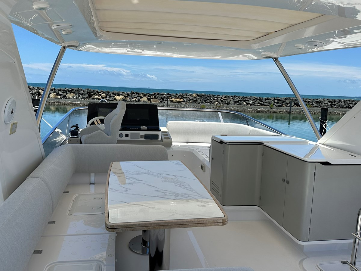 https://arconyachts.ams3.digitaloceanspaces.com/115643/conversions/large_4324248-optimize.jpg