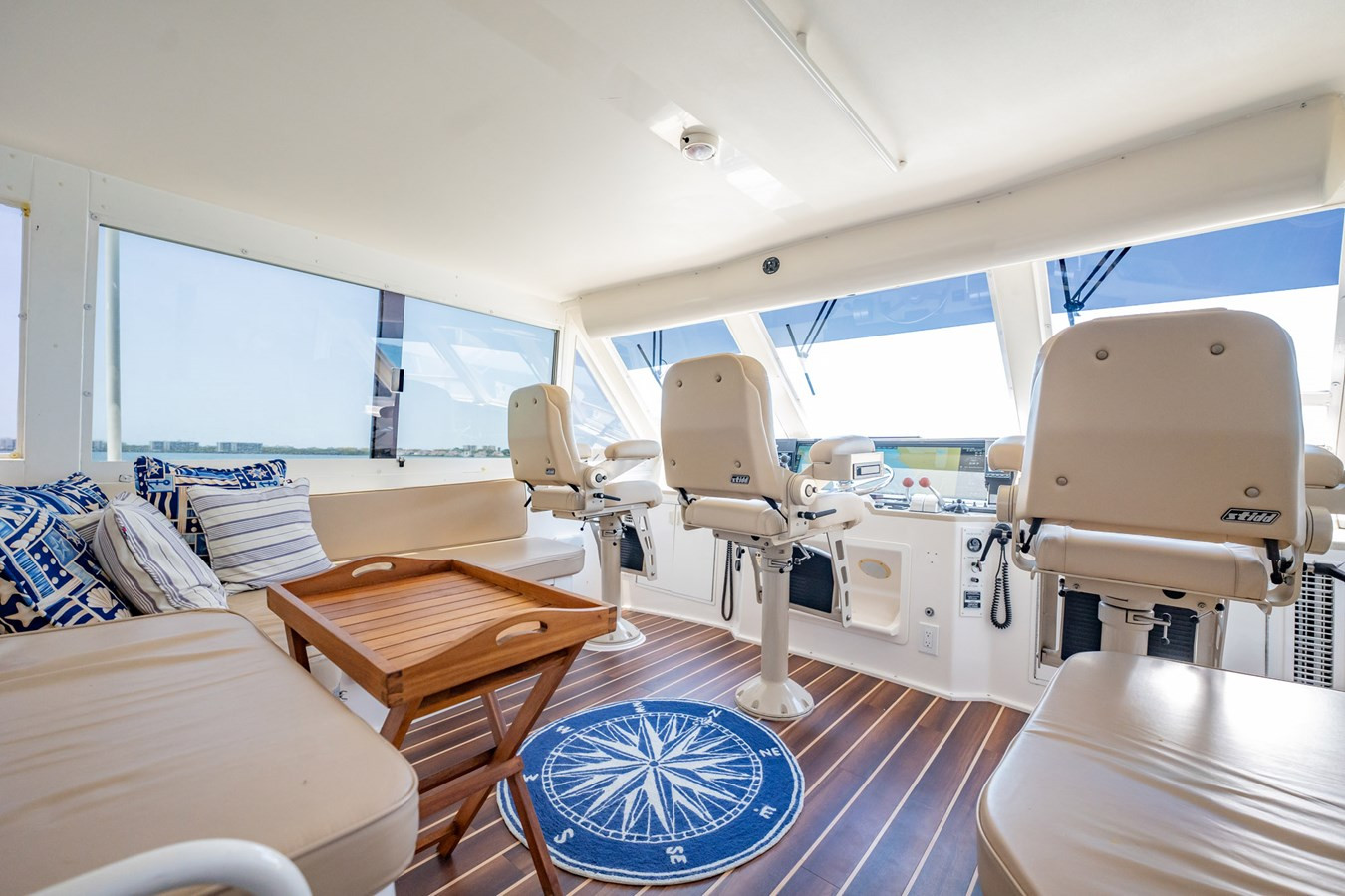 https://arconyachts.ams3.digitaloceanspaces.com/115656/conversions/large_4364195-optimize.jpg