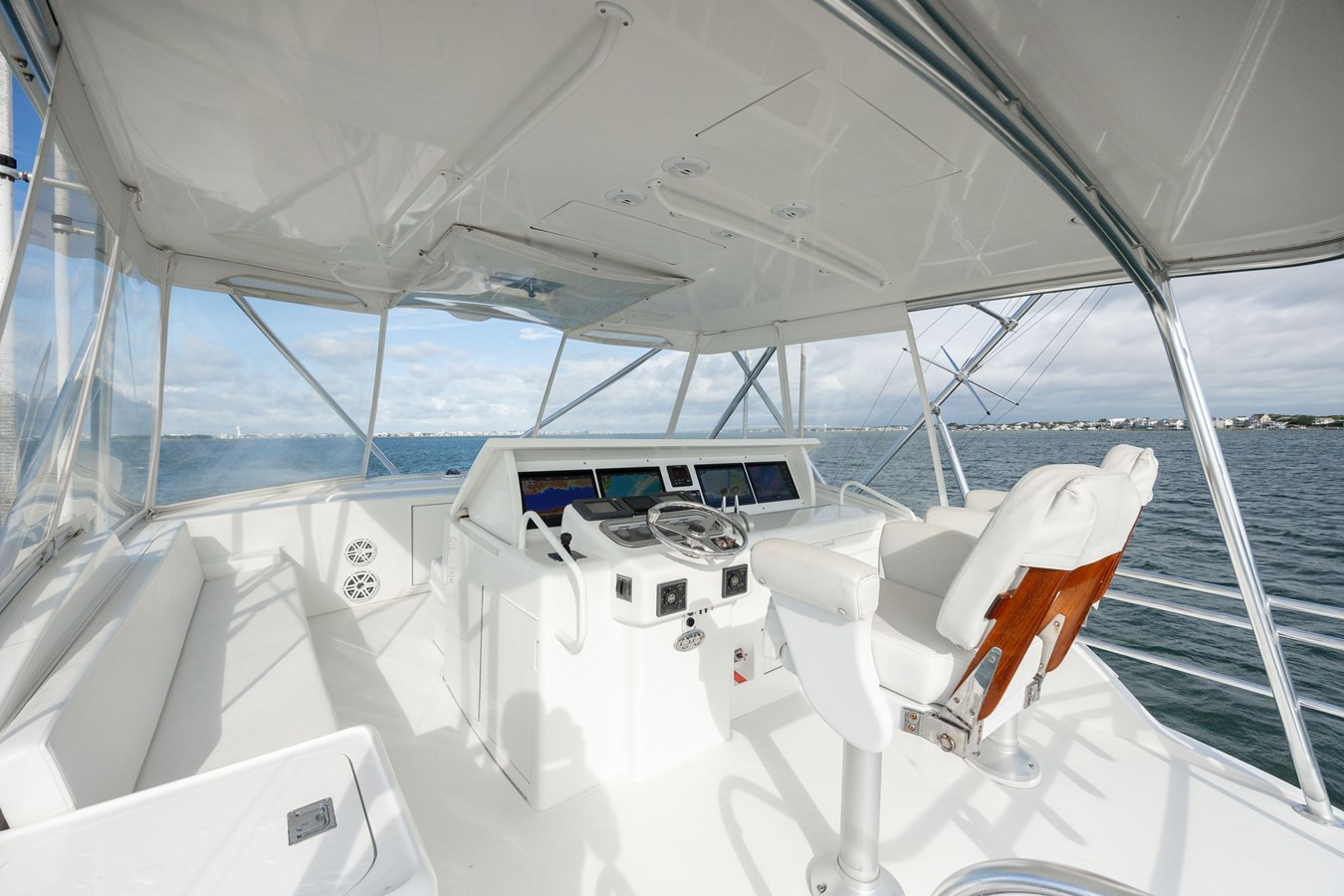 https://arconyachts.ams3.digitaloceanspaces.com/115657/conversions/large_4299501-optimize.jpg