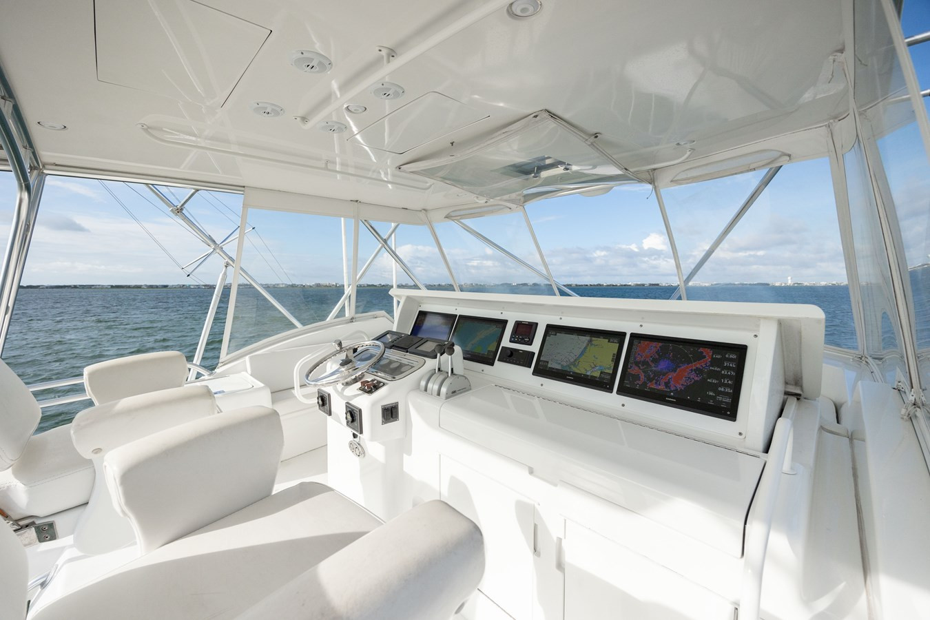 https://arconyachts.ams3.digitaloceanspaces.com/115660/conversions/large_4299502-optimize.jpg