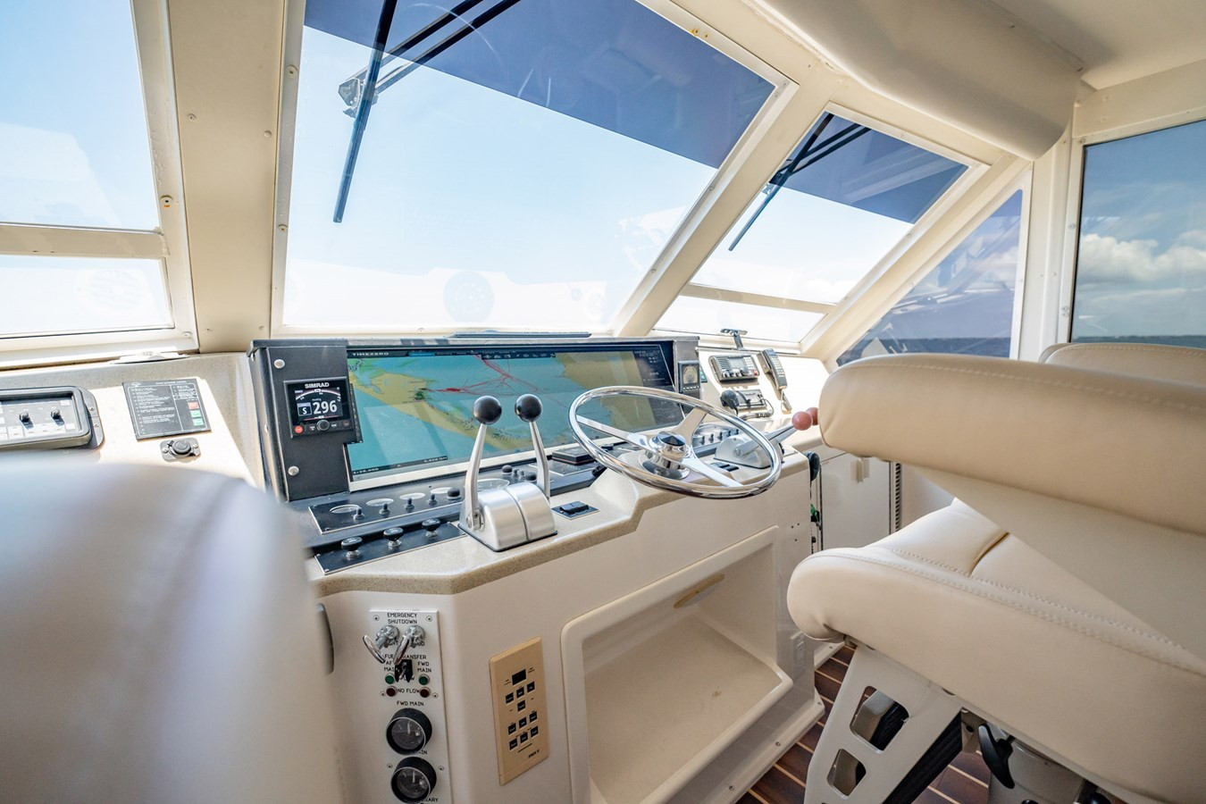 https://arconyachts.ams3.digitaloceanspaces.com/115662/conversions/large_4364197-optimize.jpg