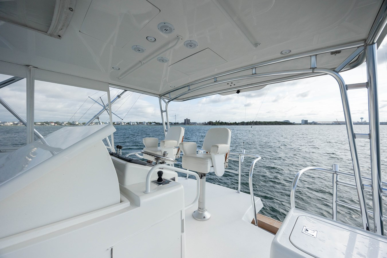 https://arconyachts.ams3.digitaloceanspaces.com/115687/conversions/large_4299511-optimize.jpg
