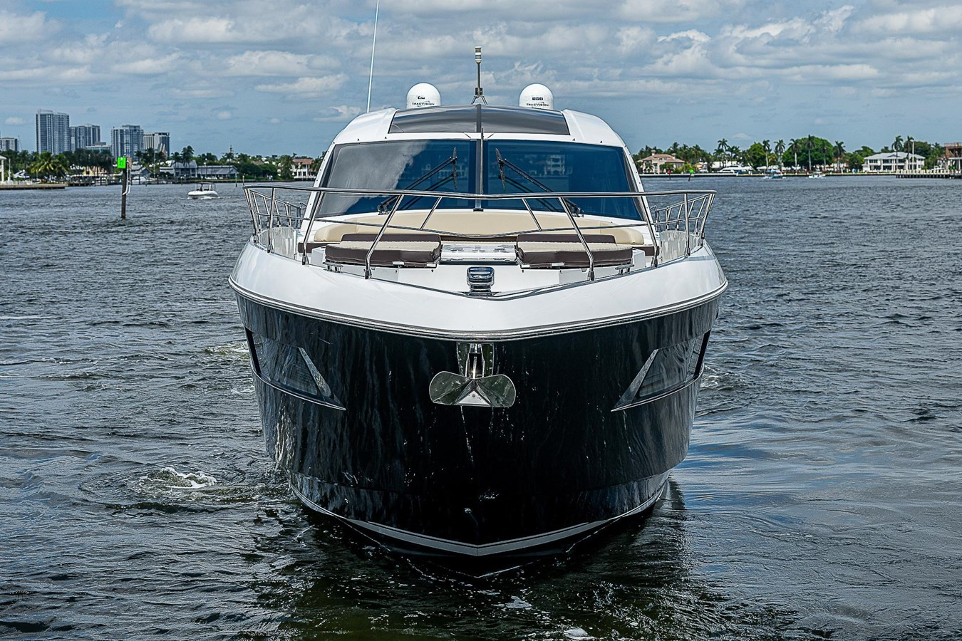 https://arconyachts.ams3.digitaloceanspaces.com/115730/conversions/large_4369699-optimize.jpg