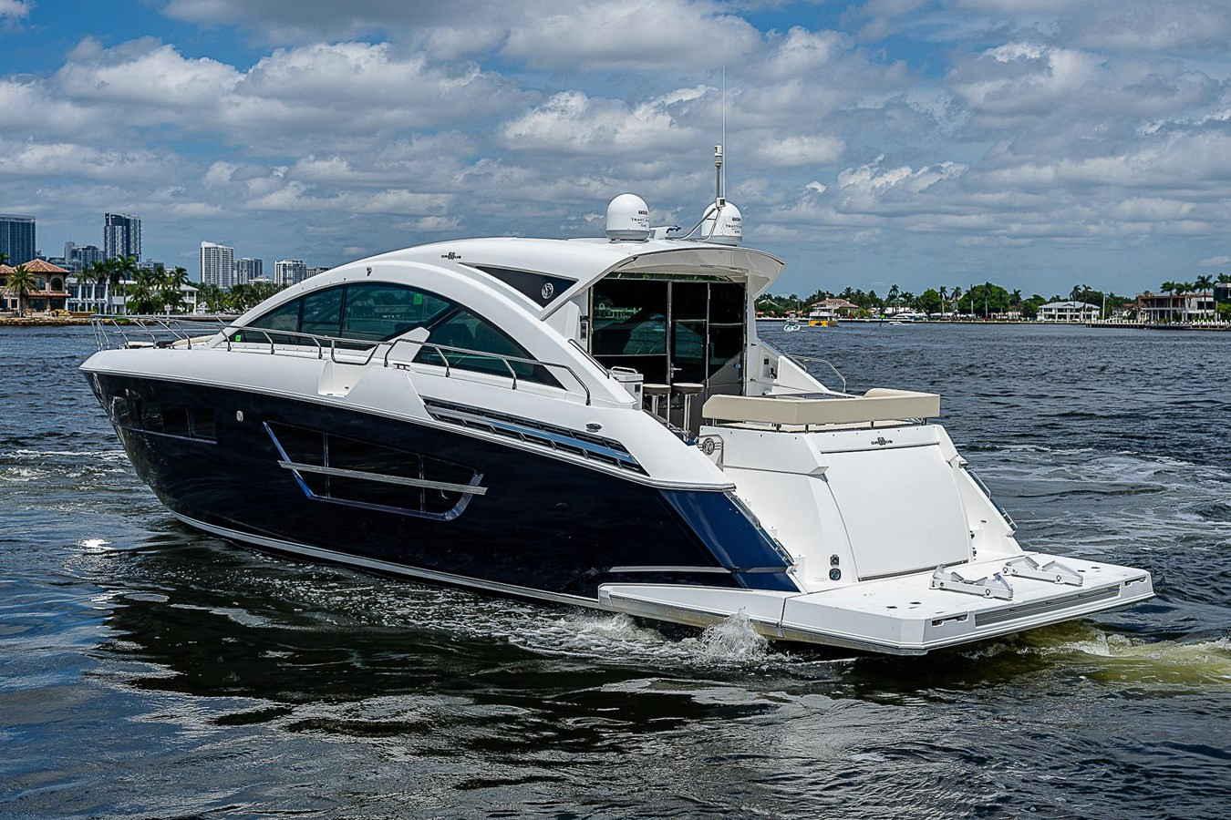 https://arconyachts.ams3.digitaloceanspaces.com/115737/conversions/large_4369702-optimize.jpg