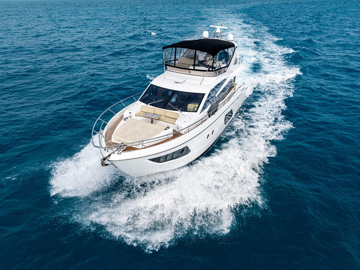 https://arconyachts.ams3.digitaloceanspaces.com/115888/conversions/large_4494267-optimize.jpg